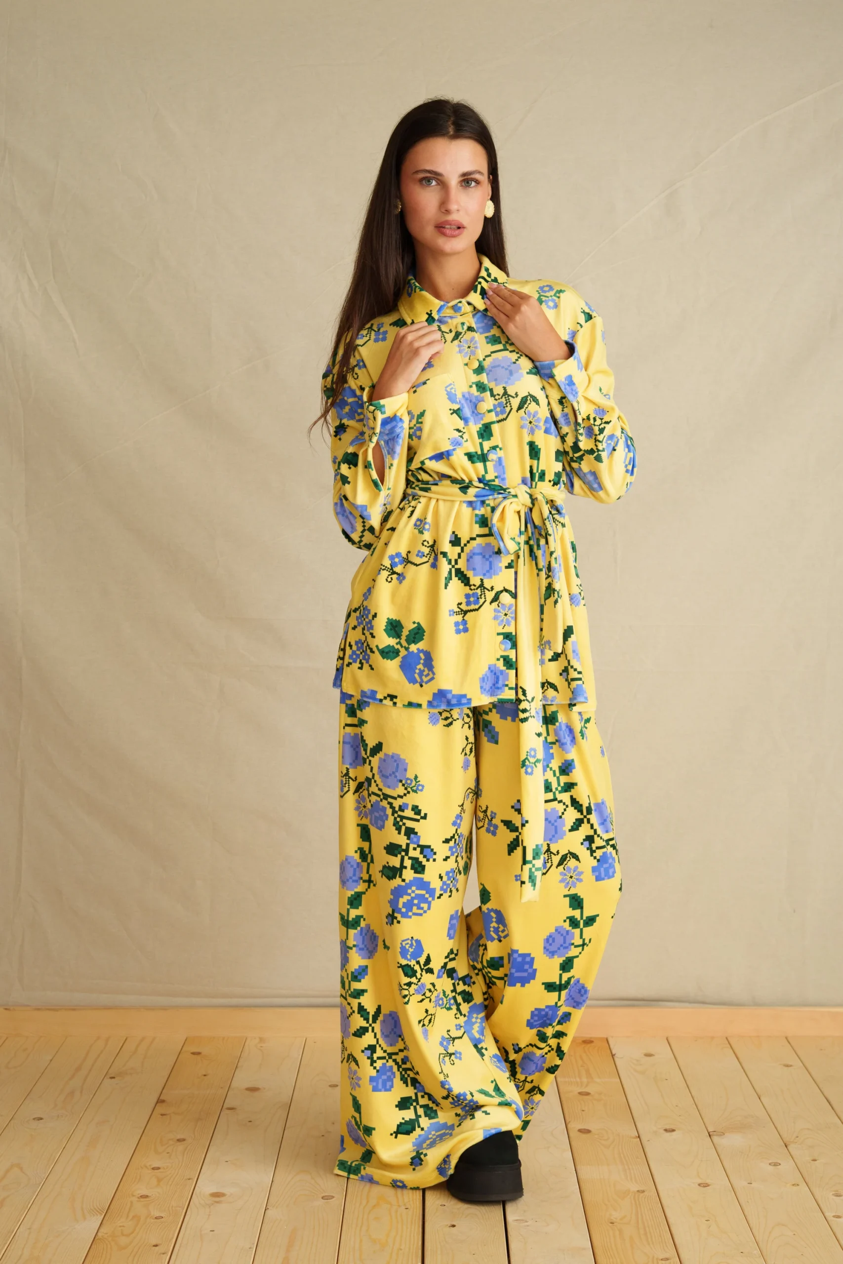 ALE03465 Pixel Rose Yellow Velvet Set - Image 1