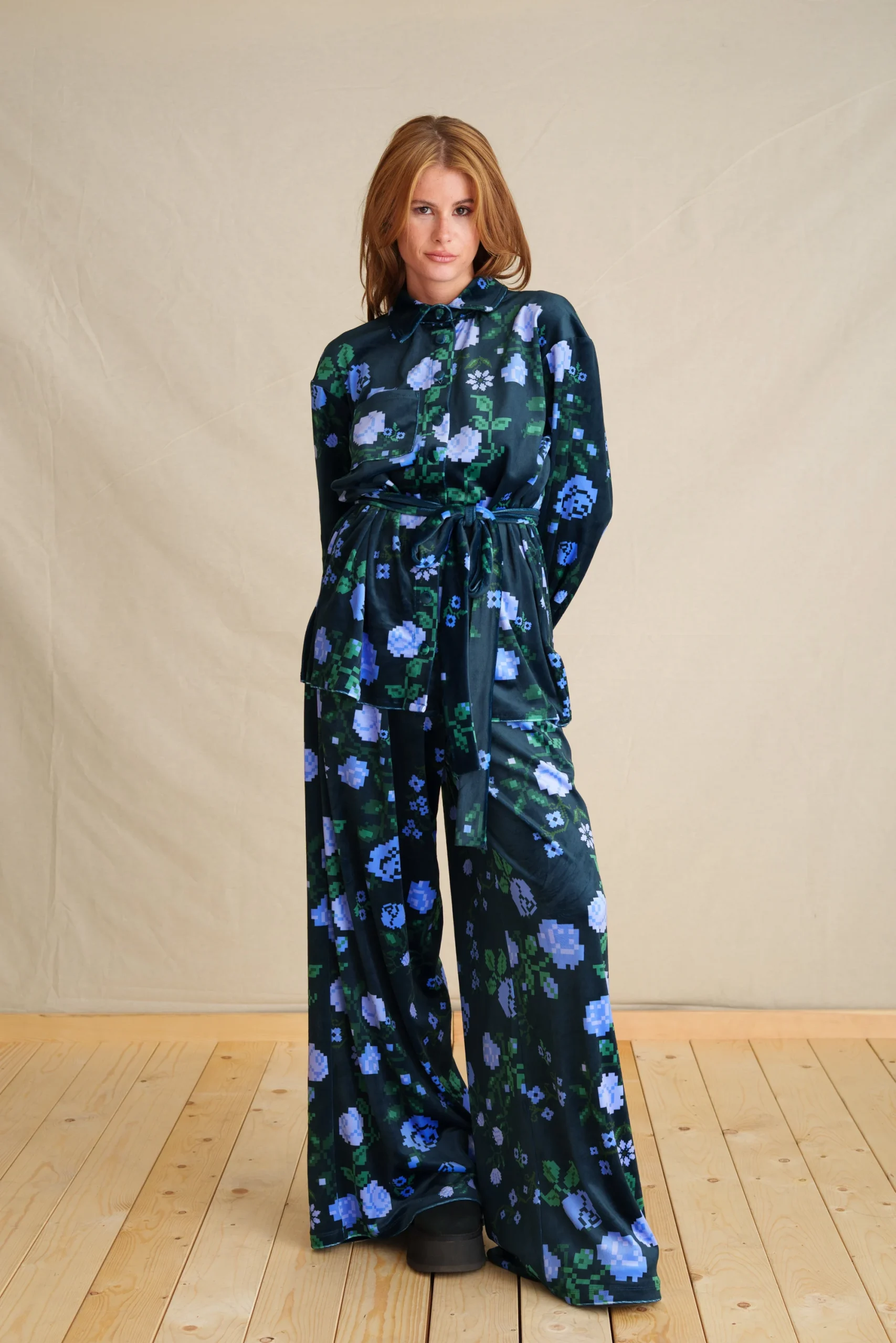 ALE03500 Pixel Rose Blue Velvet Set - Image 1